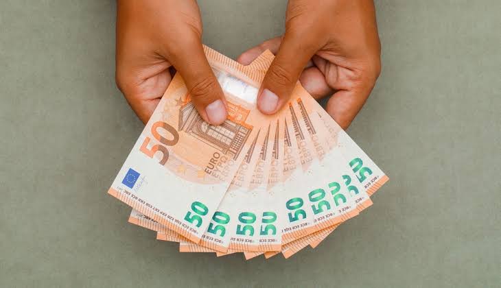 Rəsmi məzənnələr açıqlandı