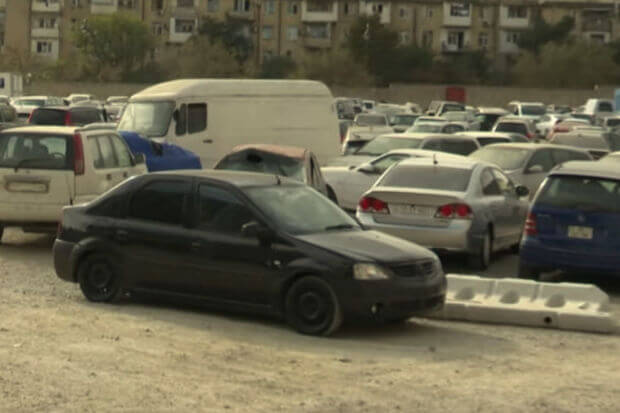 "Ştrafnoy"a qoyulan avtomobil qarət edilib? - VİDEO