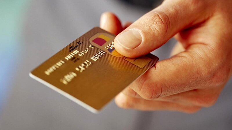 Həftəsonu bank kartlarından 18 min manat oğurlanıb