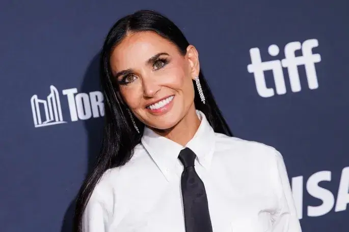 Demi Mur 2025-ci ilin ən gözəl qadını seçilib