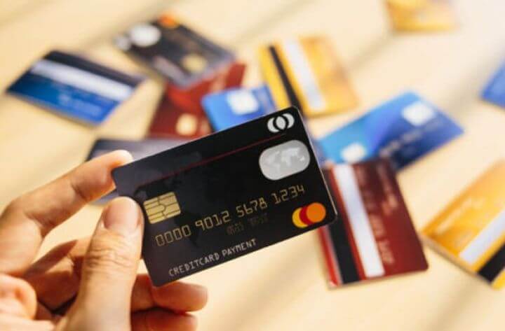 Ötən gün bank kartlarından 20 min manatdan çox pul oğurlanıb