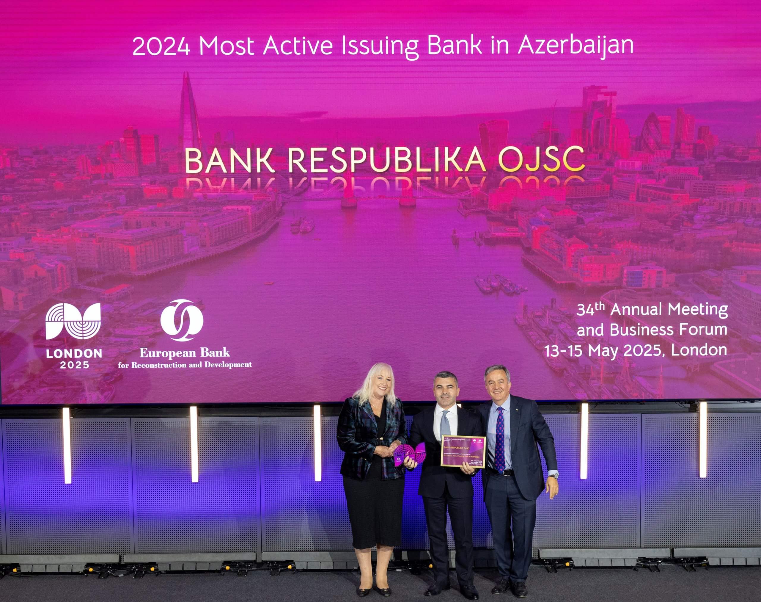 “Bank Respublika” növbəti dəfə “Azərbaycanda ən fəal emitent-bank” adına layiq görüldü