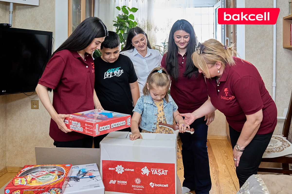 “Bakcell” “YAŞAT” Fondunun “Hədiyyə Karvanı” layihəsinə qoşuldu
