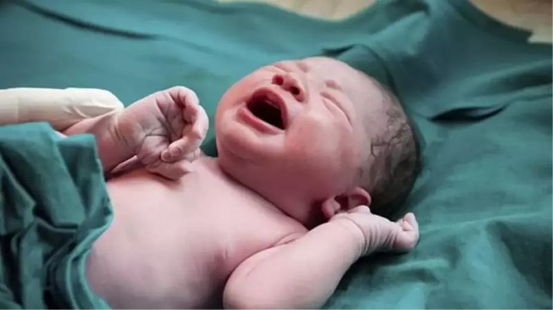 Metroda dünyaya gələn uşağın cinsi və çəkisi məlum oldu