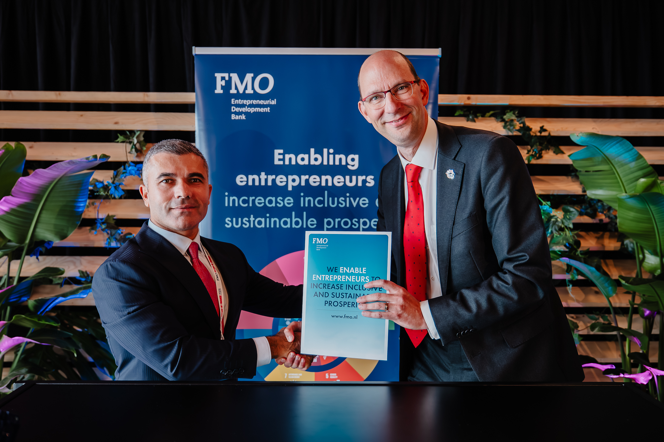 “Bank Respublika” Azərbaycan özəl bankları arasında ən irihəcmli kredit sazişinə imza atdı