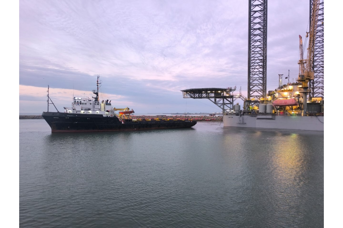 ASCO gəmilərinin iştirakı ilə “Neptun” qurğusunun yedəklənməsi əməliyyatı başlayıb