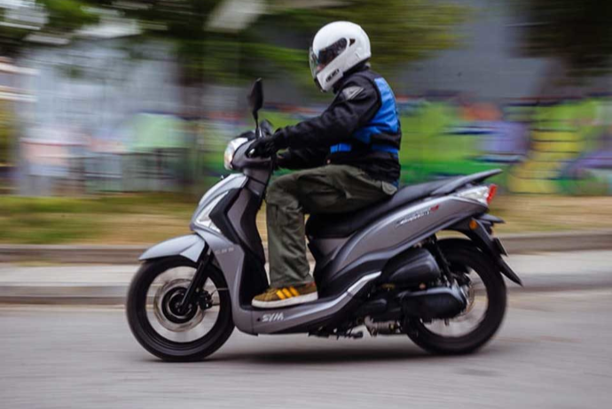 Moped idarə edənlərdən sürücülük vəsiqəsi tələbi son oxunuşda qəbul edilib
