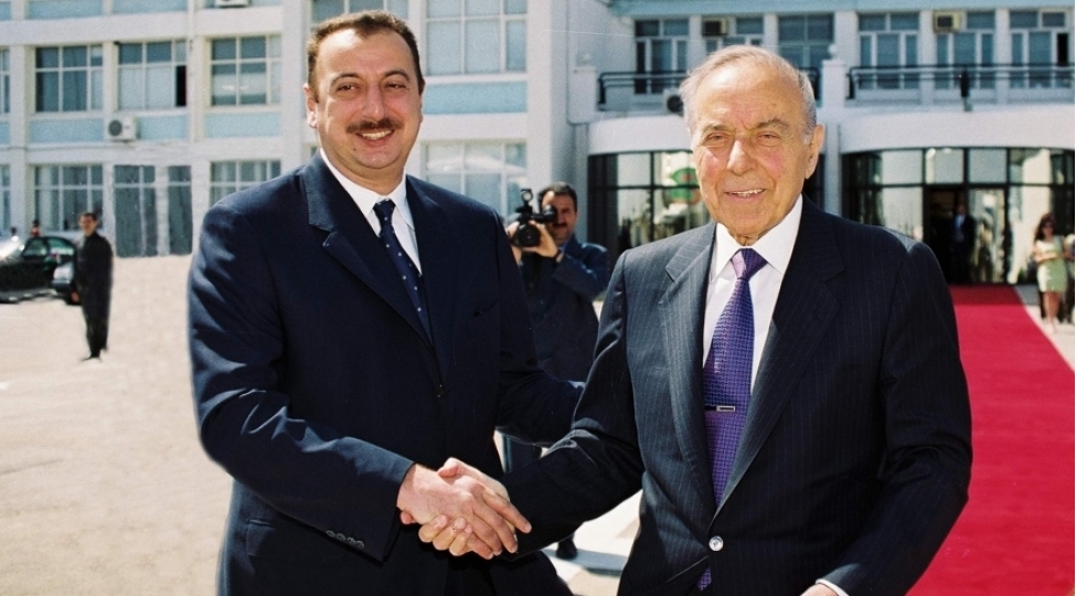 İlham Əliyev Heydər Əliyevin vəfatının ildönümü ilə bağlı paylaşım edib