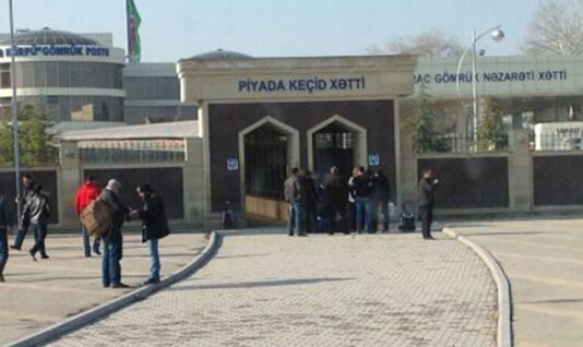 "Gömrüyü keçmək üçün tələb olunan testi 50 manata satırlar"