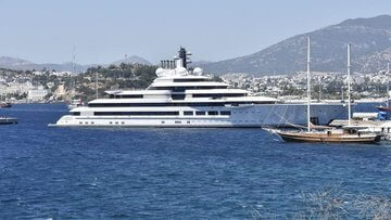 Putinə məxsus olduğu deyilən yaxtaya həbs qoyuldu