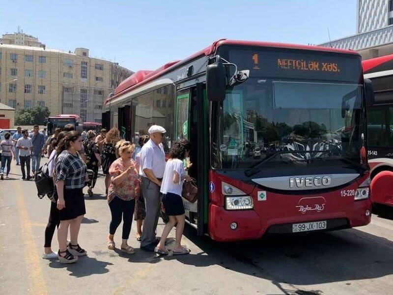 "Baku Bus"ın avtobusu yolda alışdı - VİDEO