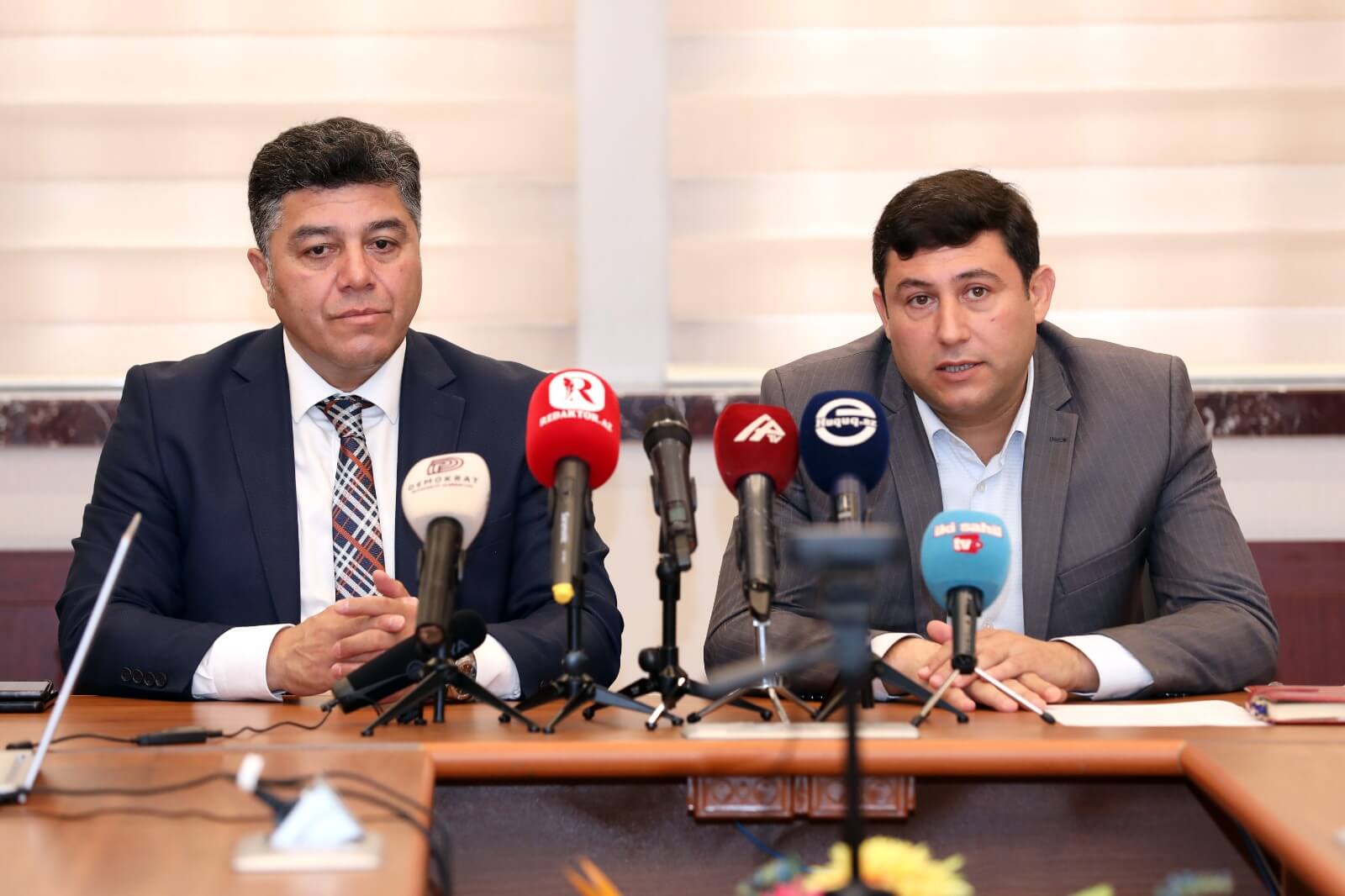 “Azəriqaz”ın əməkdaşlarına qapı açmayan abonentləri nə gözləyir? Suallara “Açıq qapı”da aydınlıq gətirildi - VİDEO