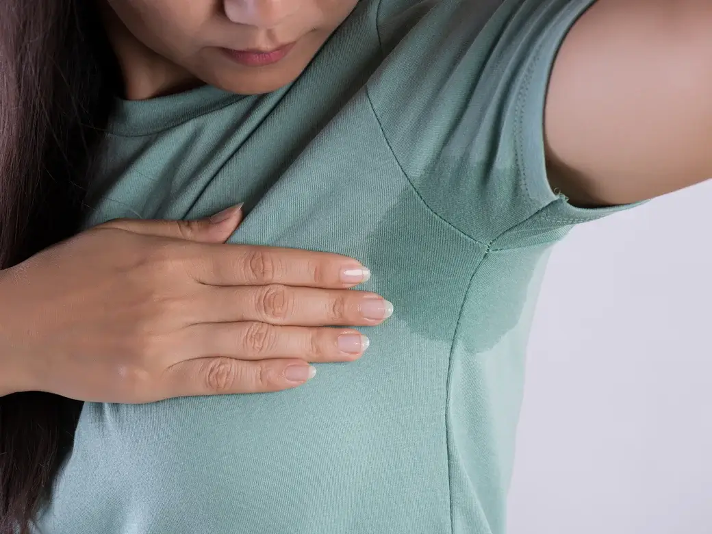 Qolaltı qoxusunu necə aradan qaldırmaq olar?