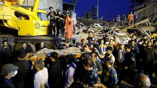 İranda icazəsiz tikililərin uçması nəticəsində azı 5 nəfər ölüb