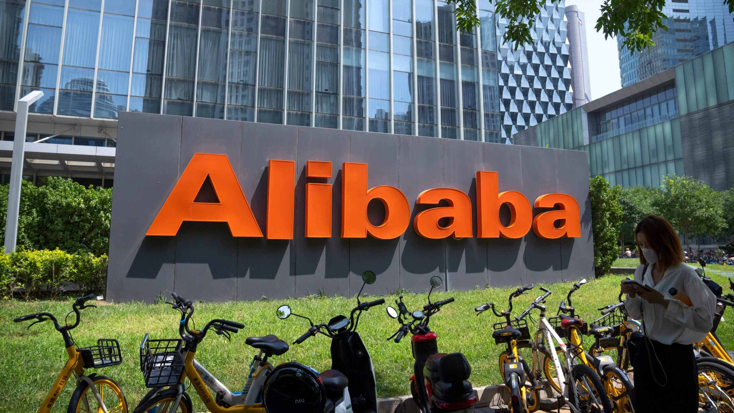 “Alibaba”nın xalis gəliri birinci rübdə iki dəfə artıb