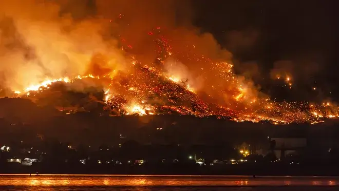 İtaliya eyni vaxtda iki fəlakət yaşayır