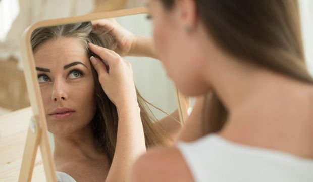 Stress həqiqətən saçların ağarmasını sürətləndirirmi?