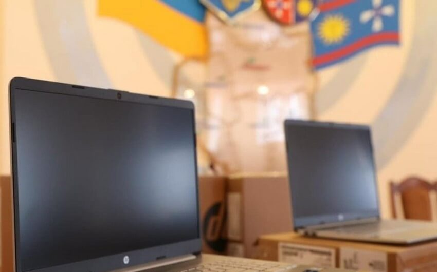 Aİ Ukraynaya 1000-dən çox "Notebook" göndərib