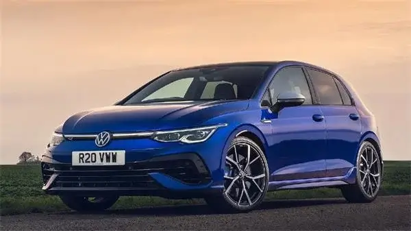 "Volkswagen Golf"un tam elektrikli olacağı tarix açıqlanıb