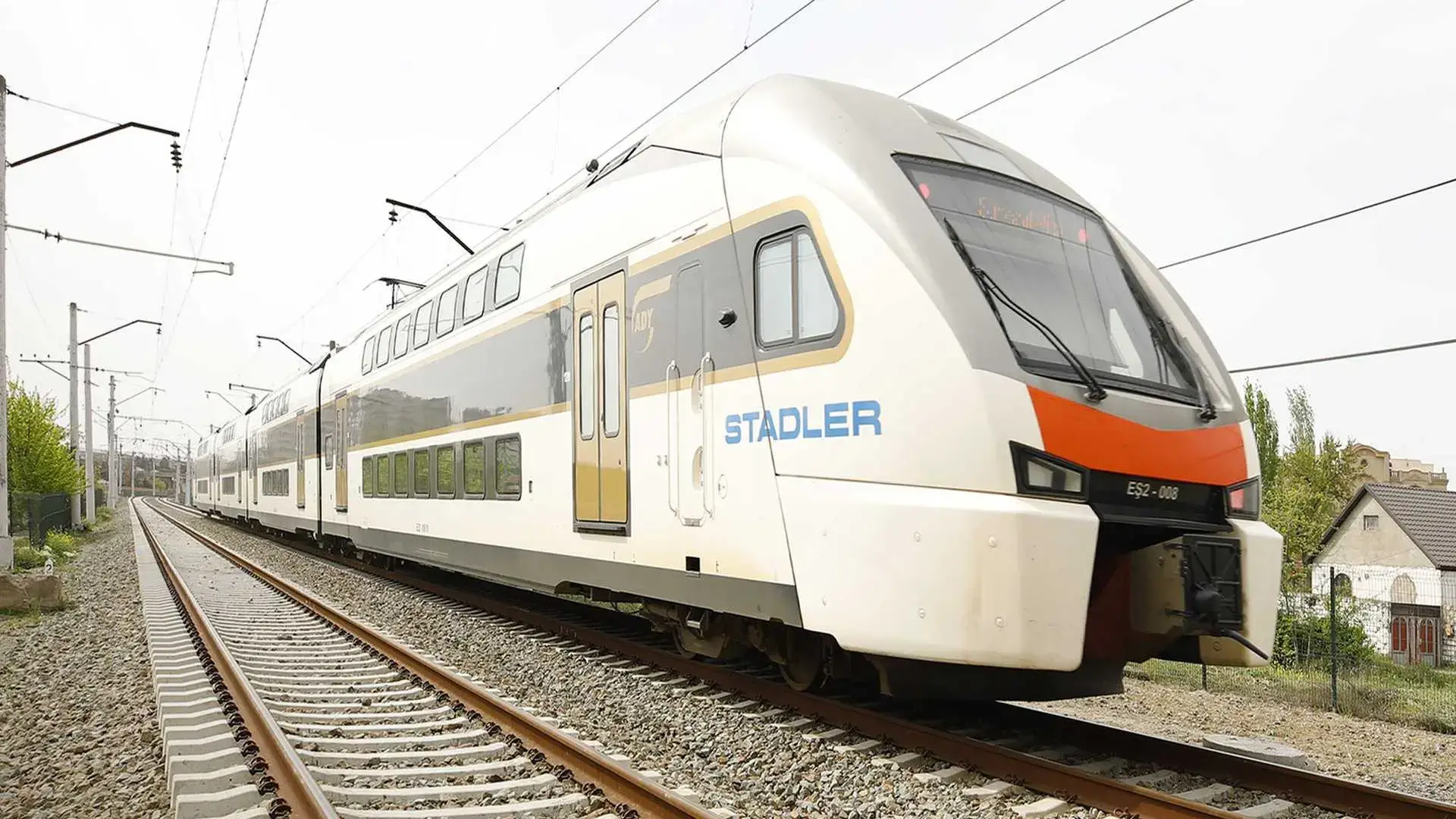 ADY qatarların hərəkət qrafikində dəyişiklik edib