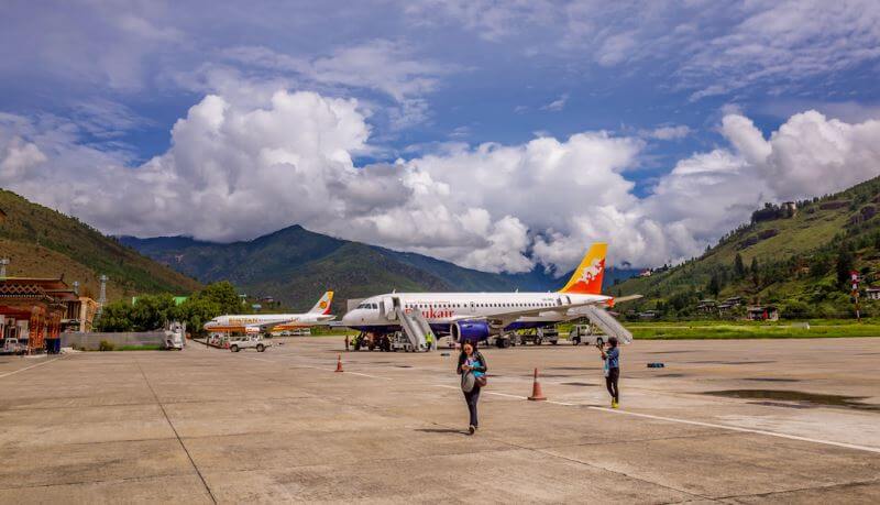 Yalnız 20 pilotun enə biləcəyi ən təhlükəli hava limanı: Paro hava limanı
