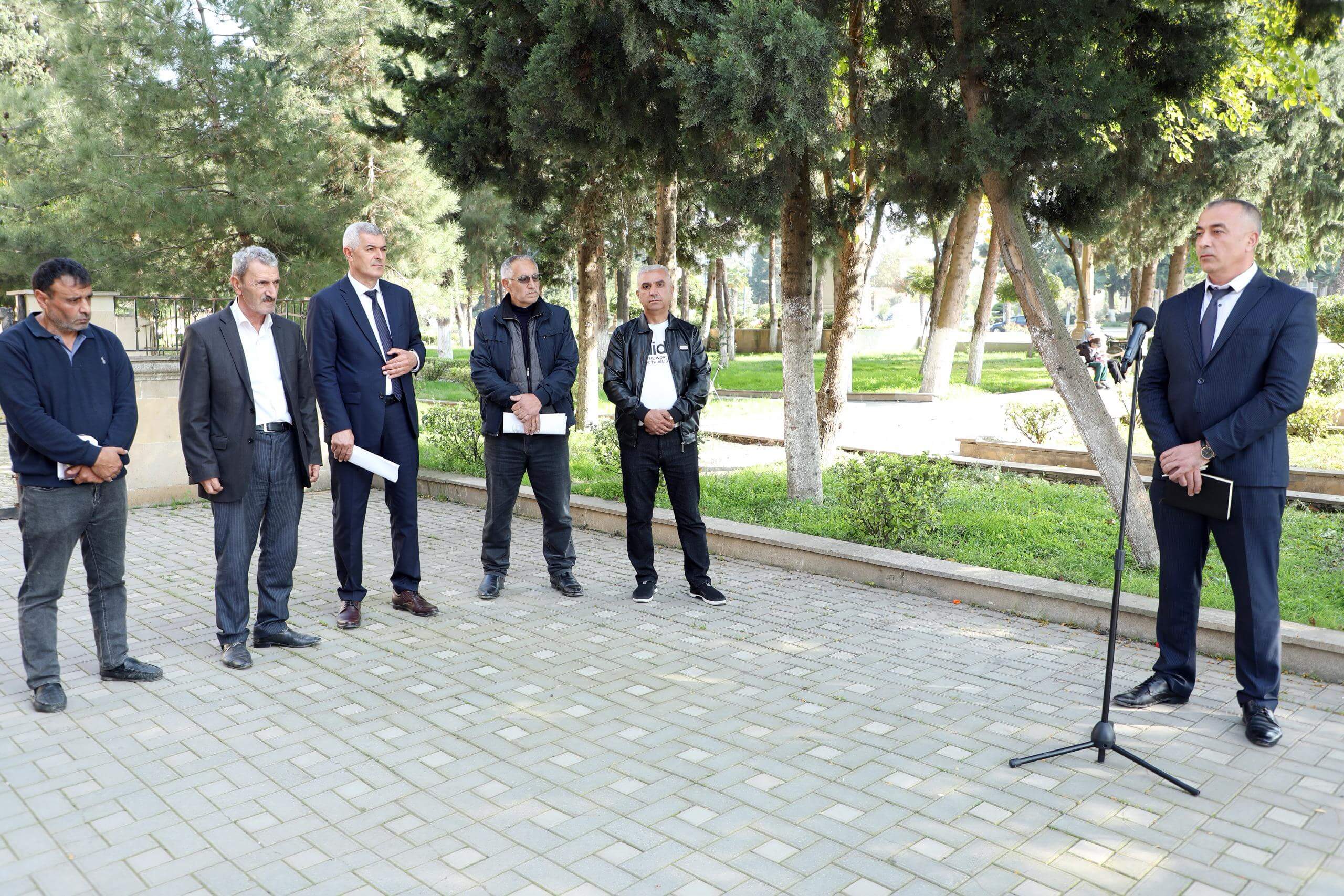 Cəlilabad sahibkarlarını narahat edən problemlər "Açıq mikrofon"da