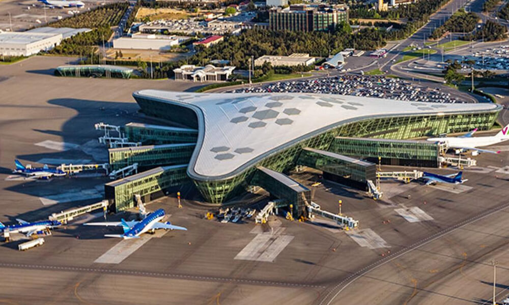 Bakı hava limanında yeni rekordlar: Sərnişin daşımaları 38%-dən çox artıb