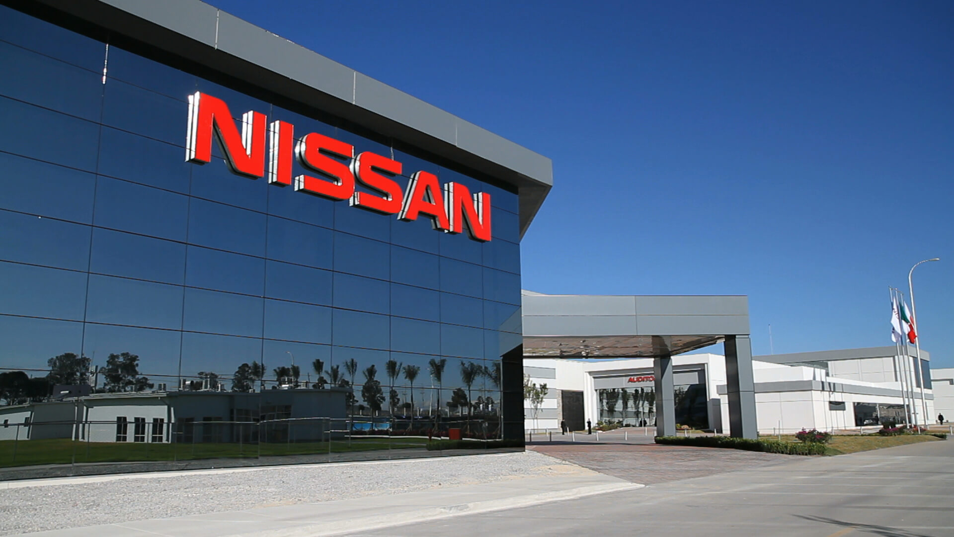 "Nissan" 20 min işçi ixtisar edəcək - SƏBƏB