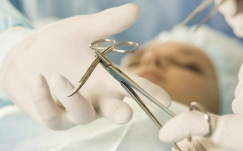 Qanunsuz abort və tibb işçilərinin işə laqeyd münasibətinə görə zərərvurmaya dair cəzalar sərtləşdirilir