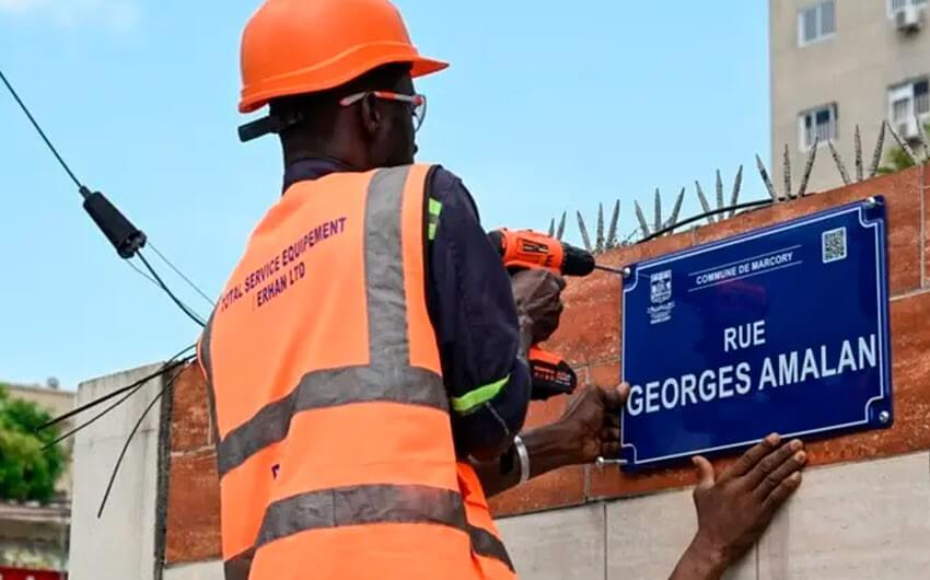 Afrika Fransanın müstəmləkə mirasını şəhər xəritələrindən silir